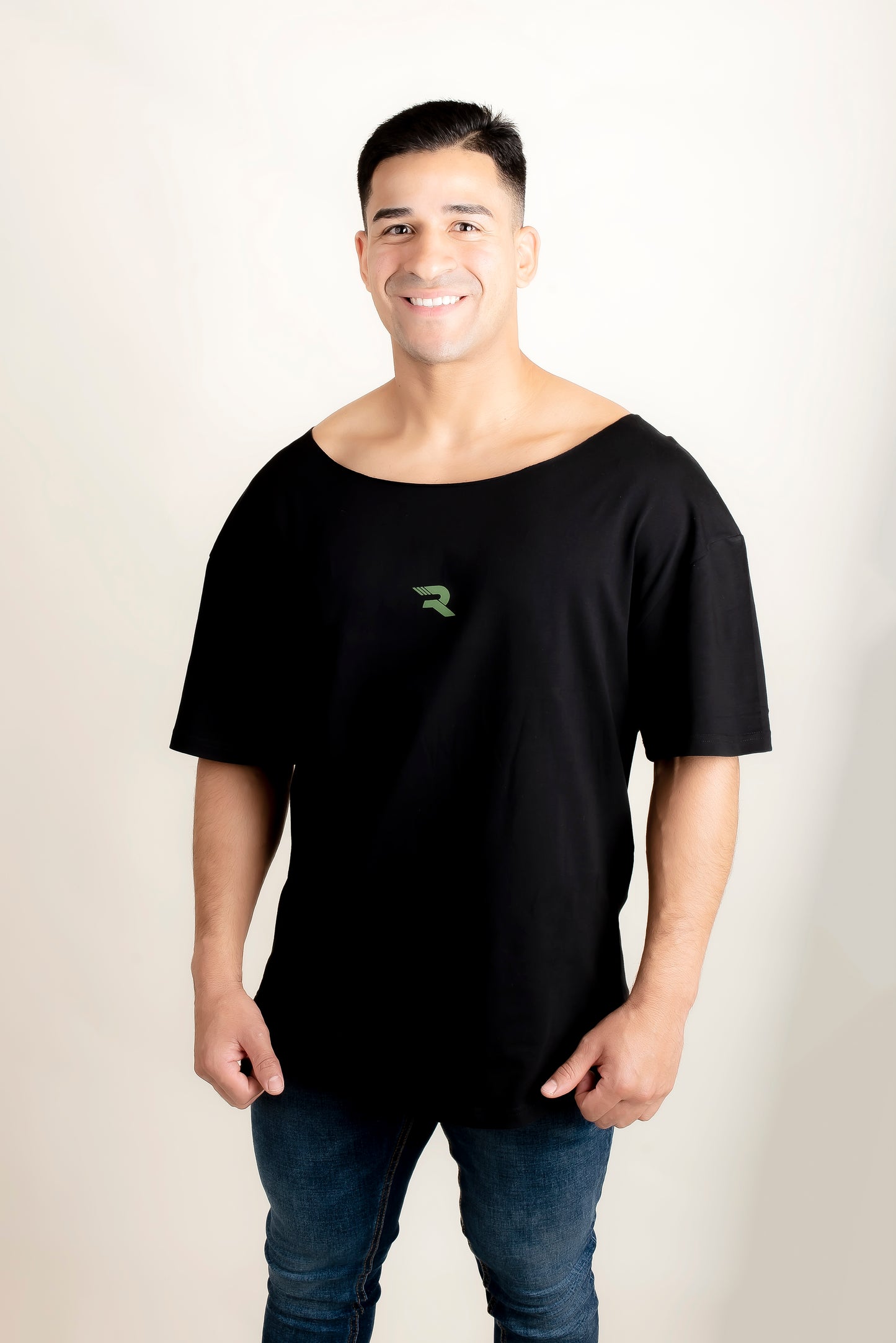 Scoop neck oversize black